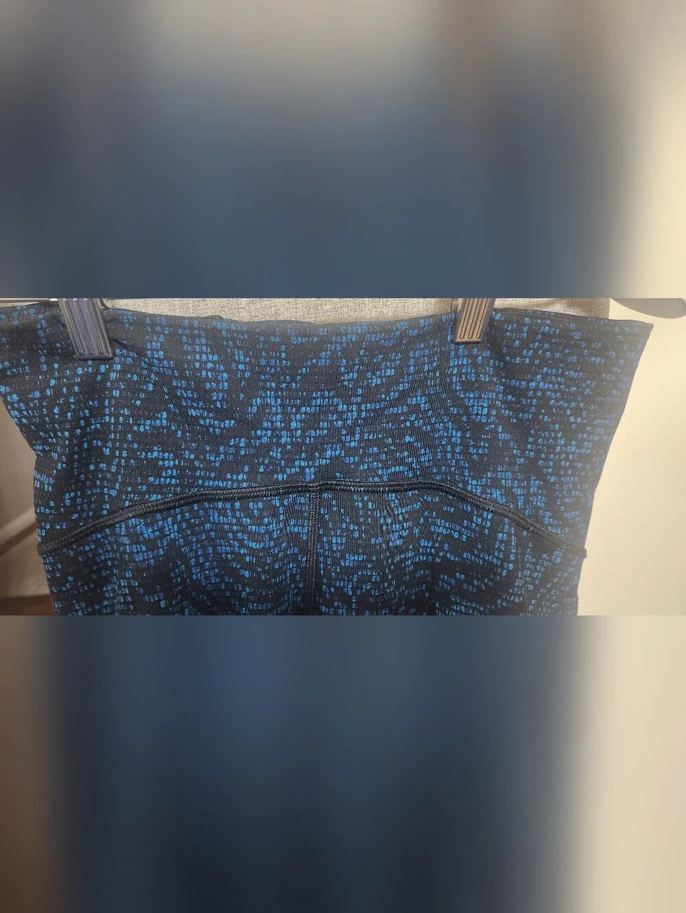 Lululemon Train Time Crop Blue/Black Size 6 Excellent Condition
